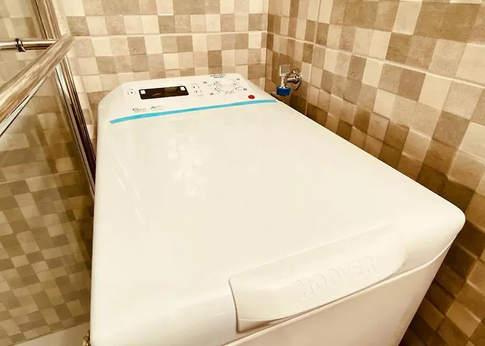 Paradise In * 普拉亚戴尔雷安格莱斯